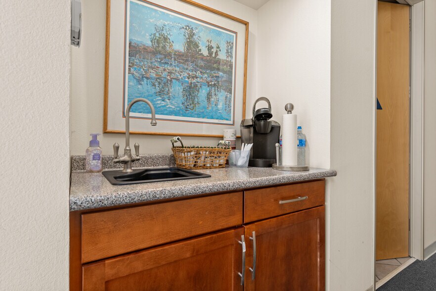 More Photos Of 13765 Alton Pky, Irvine Research And Development For Lease