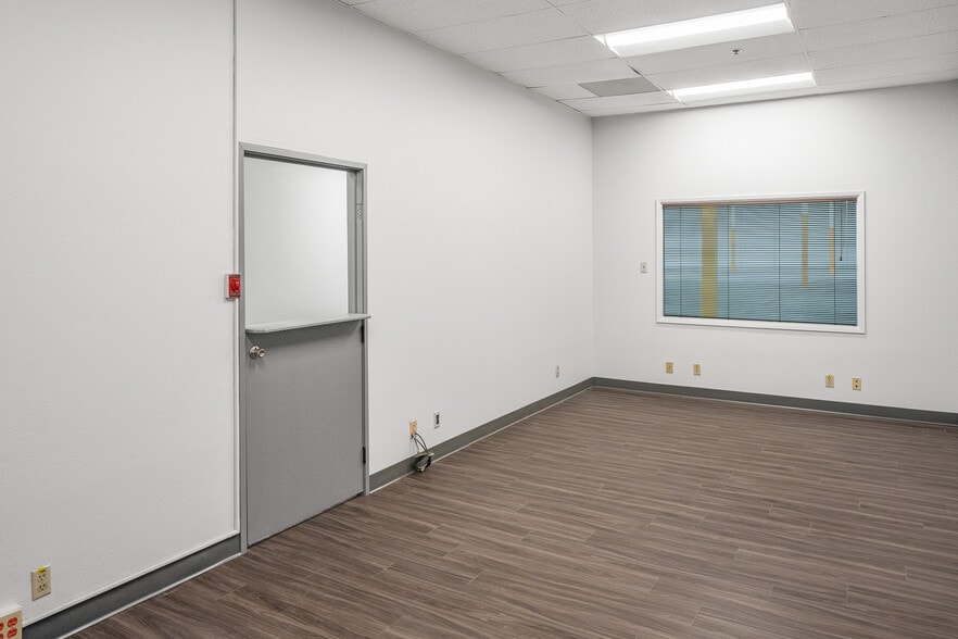 More Photos Of 11804 Wakeman St, Santa Fe Springs Manufacturing For Lease