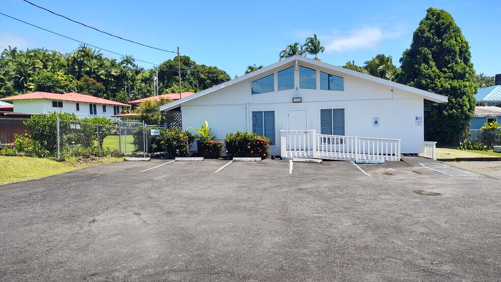 346 Waianuenue Ave  