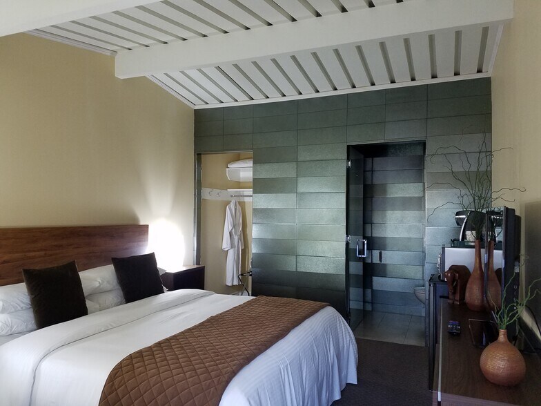 More Photos Of 3339 El Camino Real, Palo Alto Hotel For Sale