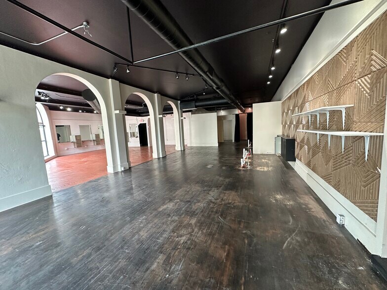 More Photos Of 1420 Lake Dr SE, Grand Rapids Restaurant For Lease