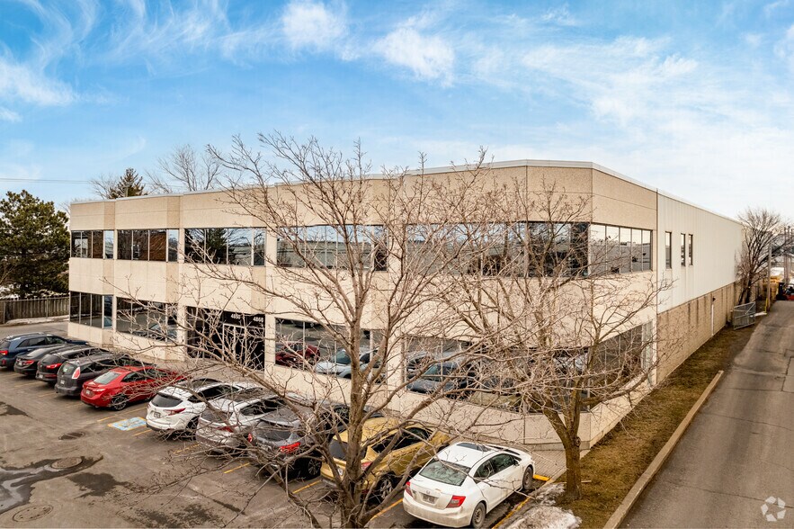 More Photos Of 4848-4868 Ch Bois-Franc, Montréal Flex For Lease