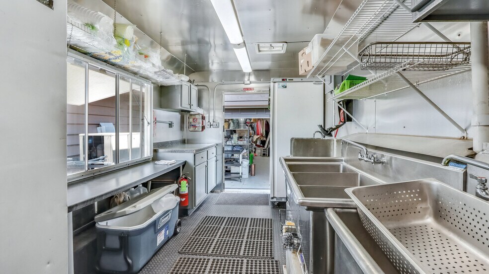 More Photos Of 1114 Bluebird rd, Eagle River Bar For Sale