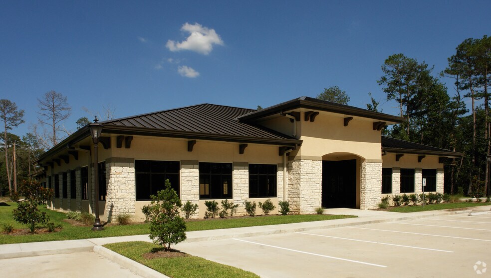 Primary Photo Of 19701 Kingwood Dr, Kingwood Office For Sale
