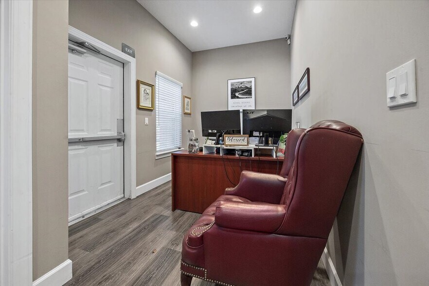 More Photos Of 9521 Shellie Rd, Jacksonville Medical For Lease