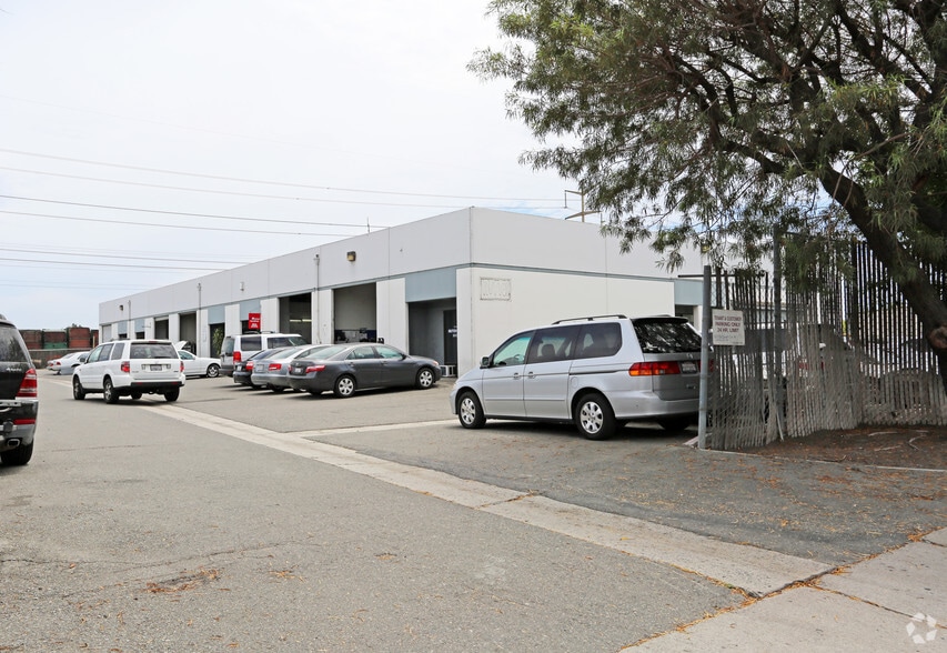 More Photos Of 16372 Construction Cir E, Irvine Warehouse For Lease