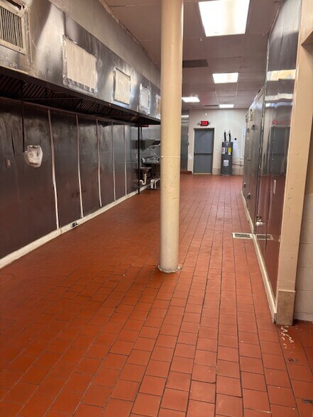 More Photos Of 529 S Camp Meade Rd, Linthicum Heights Unknown For Lease