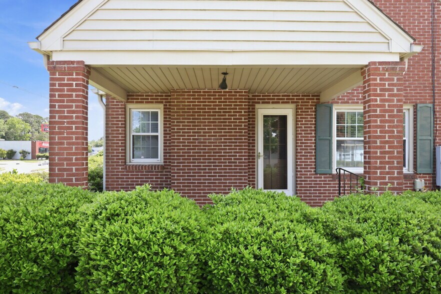 More Photos Of 1008 W Vernon Ave, Kinston Office For Sale