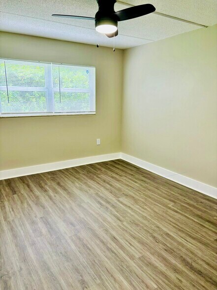 More Photos Of 2035 Alpine Rd, Clearwater Apartments For Sale