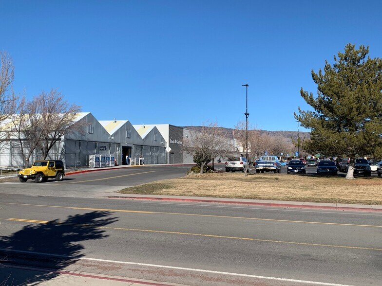 More Photos Of 2910-2920 Riverside Dr, Susanville General Retail For Lease