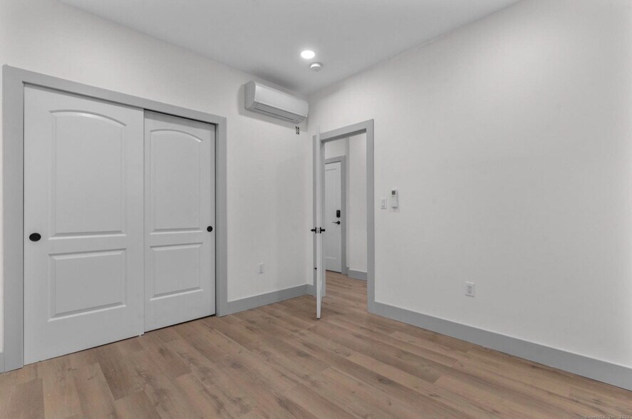 More Photos Of 111 Bank St, Waterbury Apartments For Sale