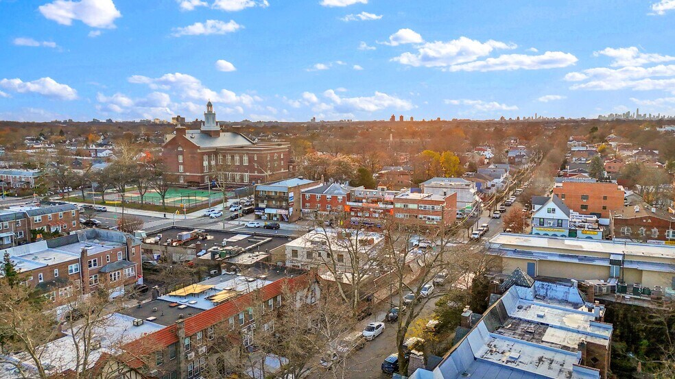 More Photos Of 4557 Bell Blvd, Bayside Medical For Lease