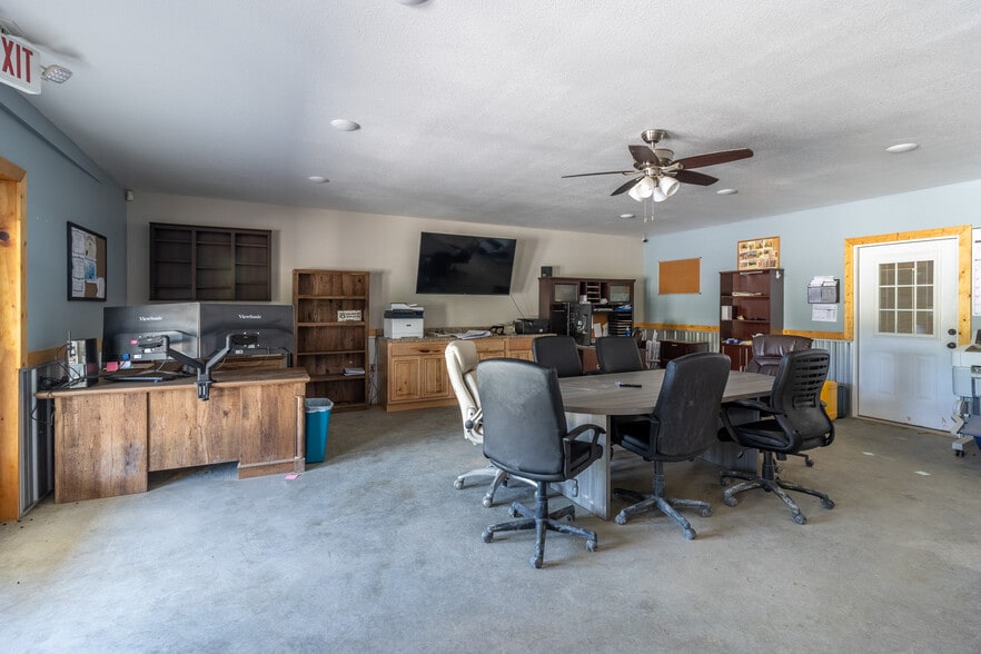 More Photos Of 10516 Highway 58, Ooltewah General Retail For Sale