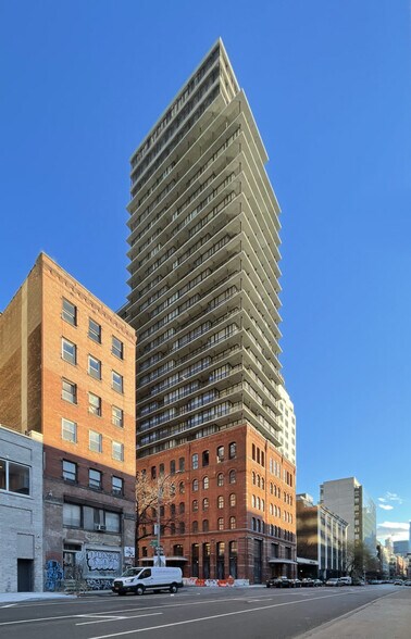 More Photos Of 100 Vandam St, New York Apartments For Lease
