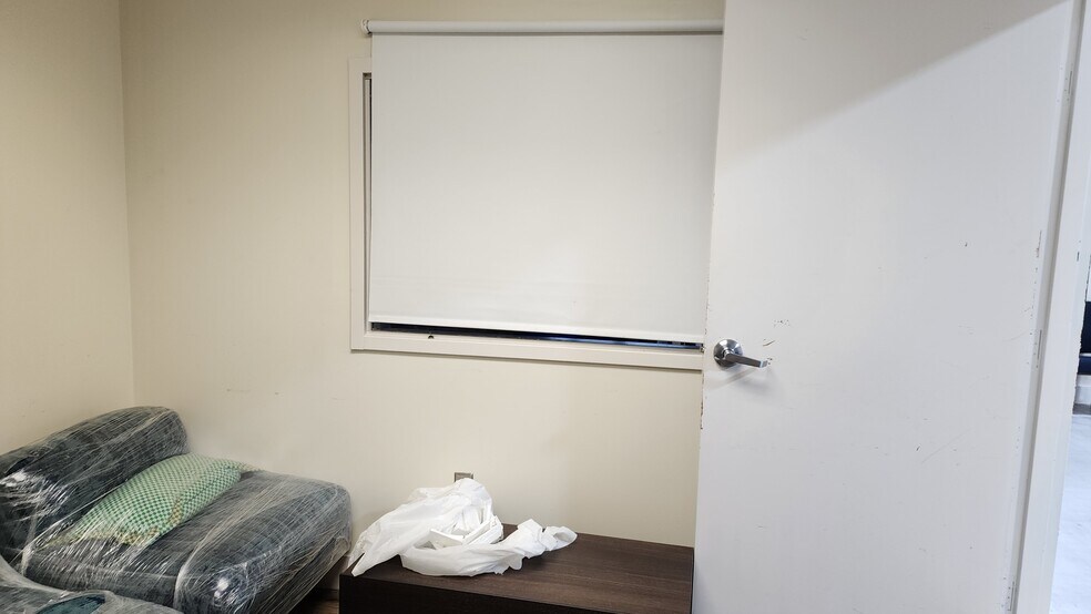 More Photos Of 1425 Ellsworth Industrial Dr, Atlanta General Retail For Lease