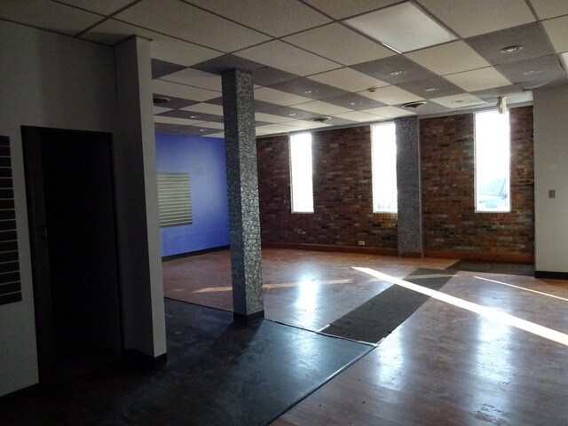 More Photos Of 3185-3199 Delaware Ave, Buffalo Storefront Retail Office For Lease