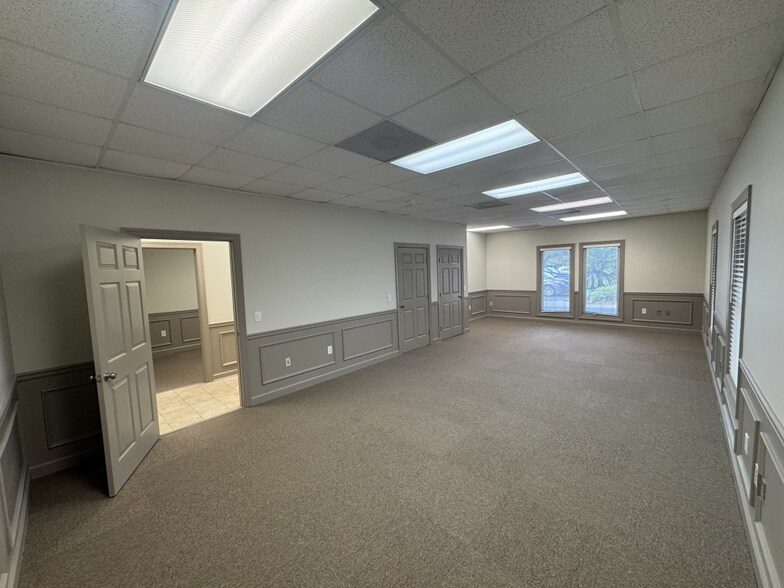 More Photos Of 107 Southern Blvd, Savannah Office For Lease