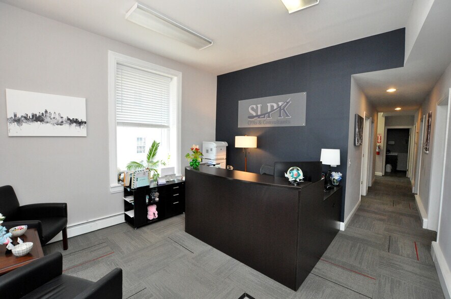 More Photos Of 119-123 E Main St, Moorestown Office Residential For Lease