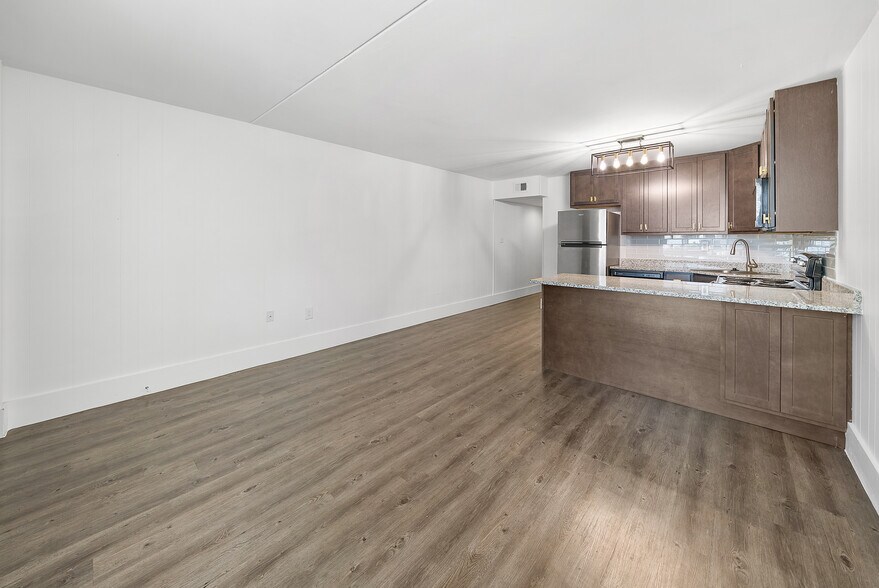 More Photos Of 480 Santa Rosa Blvd, Fort Walton Beach Apartments For Sale