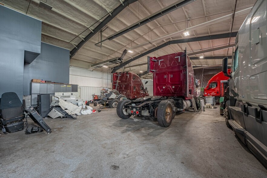 More Photos Of 14742 IL RT 64, Rochelle Warehouse For Sale