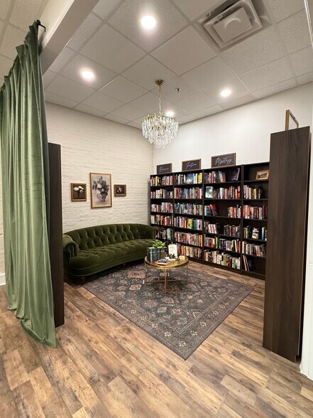 More Photos Of 301 S Collins St, Plant City General Retail For Sale