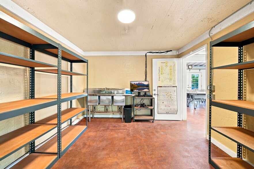 More Photos Of 870 Hartnell Ave, Redding Garden Center For Sale
