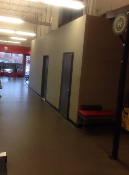 More Photos Of 221-321 Sunset Park Dr, Herndon Flex For Sale