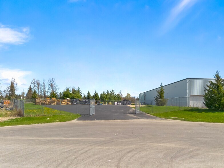 More Photos Of 1250 Commerce Dr, Farwell Manufacturing For Sale