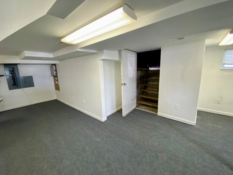 More Photos Of 402 S White Horse Pike, Audubon Office For Sale