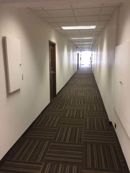 More Photos Of 6500 Pearl Rd, Parma Heights Office For Lease