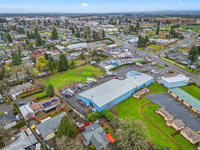 More Photos Of 555 N Pacific Hwy, Woodburn Auto Repair For Sale