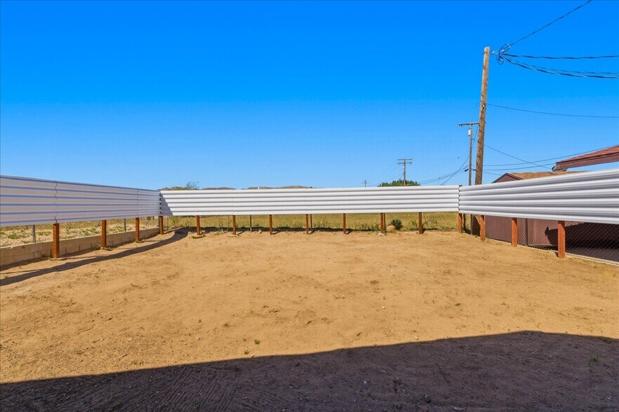 More Photos Of 61714 Commercial St, Joshua Tree General Retail For Sale