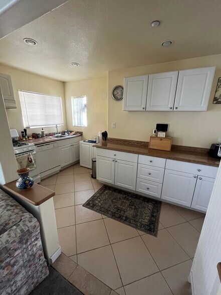 More Photos Of 264 E 2nd St, San Jacinto Assisted Living For Sale