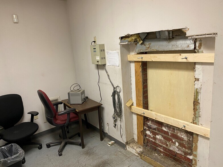 More Photos Of 1602 Walton Way, Augusta Bank For Sale