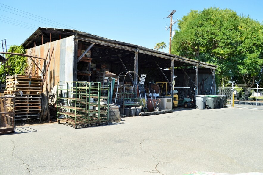 More Photos Of 2750 W Devonshire Ave, Hemet Freestanding For Sale