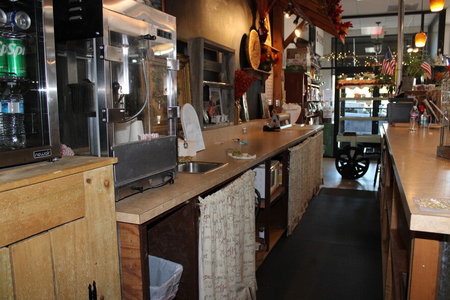 More Photos Of 120 Raleigh St, Fuquay-Varina Storefront For Sale