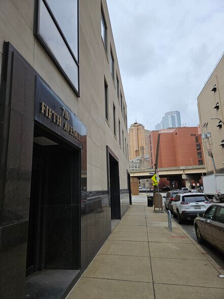 More Photos Of 710 Fifth Ave, Pittsburgh Office Residential For Sale