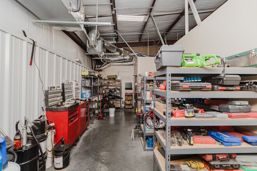 More Photos Of 3101 S Broadway St, Wichita Freestanding For Sale