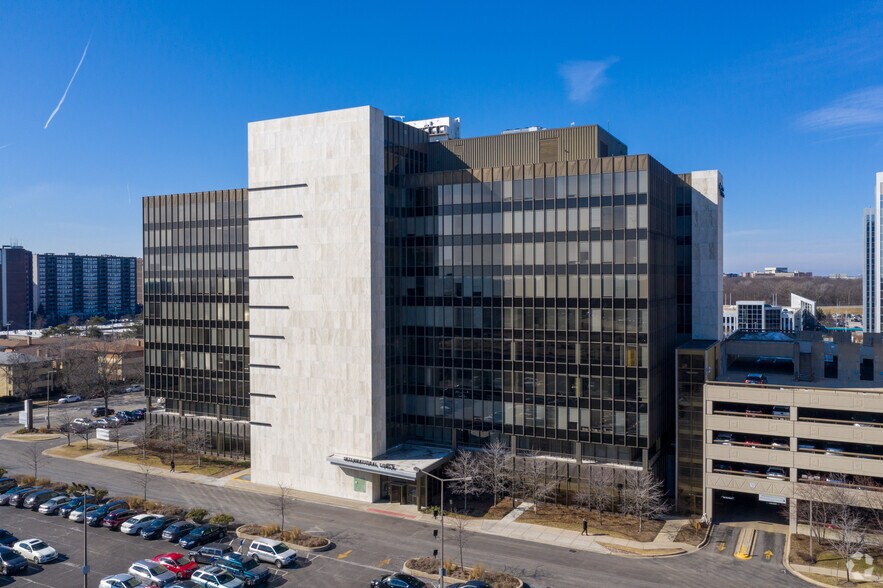 More Photos Of 8550 W Bryn Mawr Ave, Chicago Office For Lease