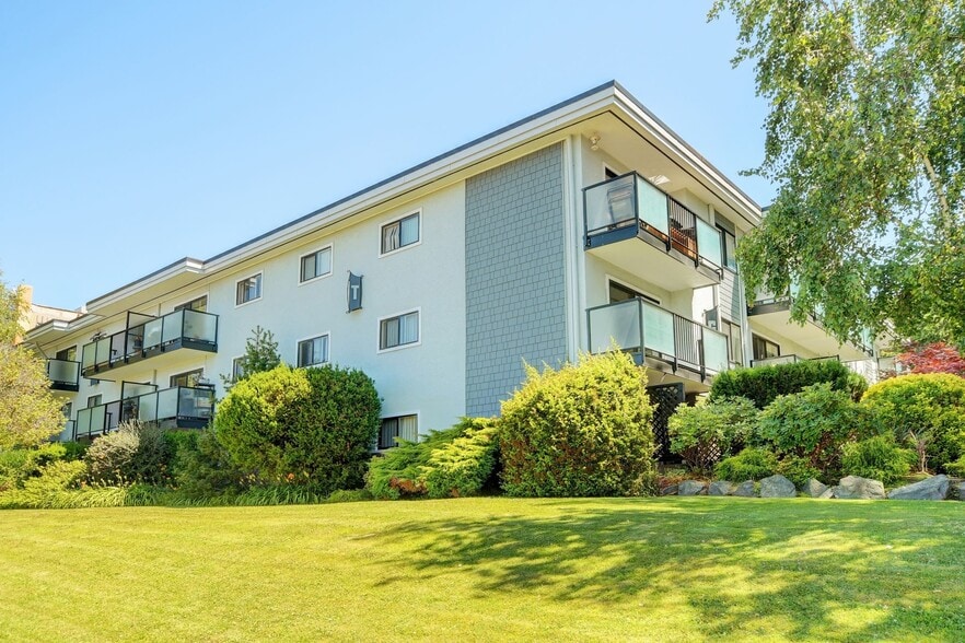 Primary Photo Of 250 Gorge Rd W, Saanich Apartments For Sale