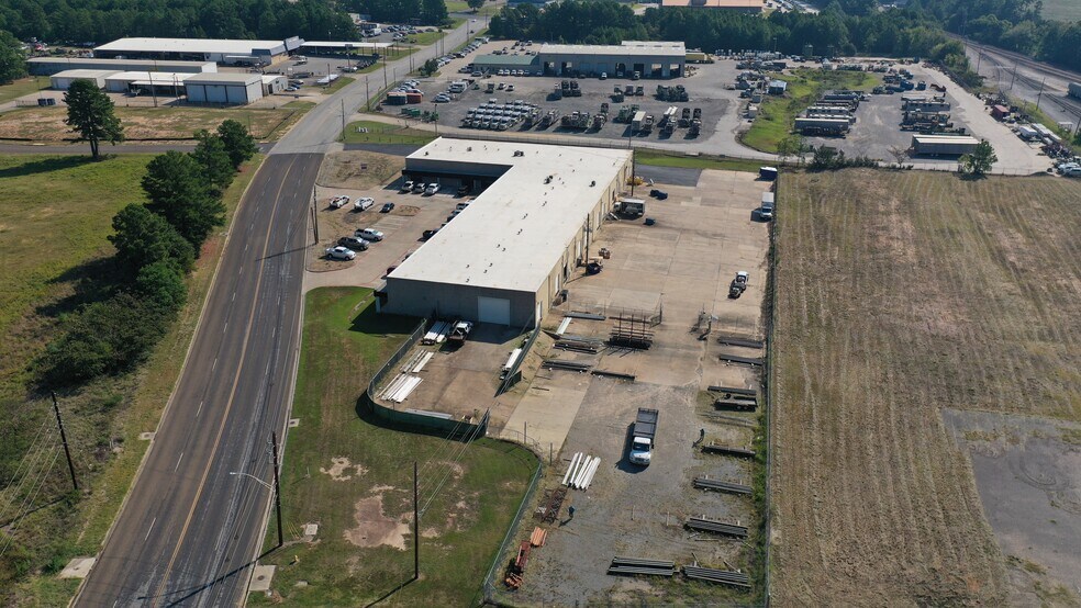 More Photos Of 1612-1630 E Whaley St, Longview Industrial For Sale