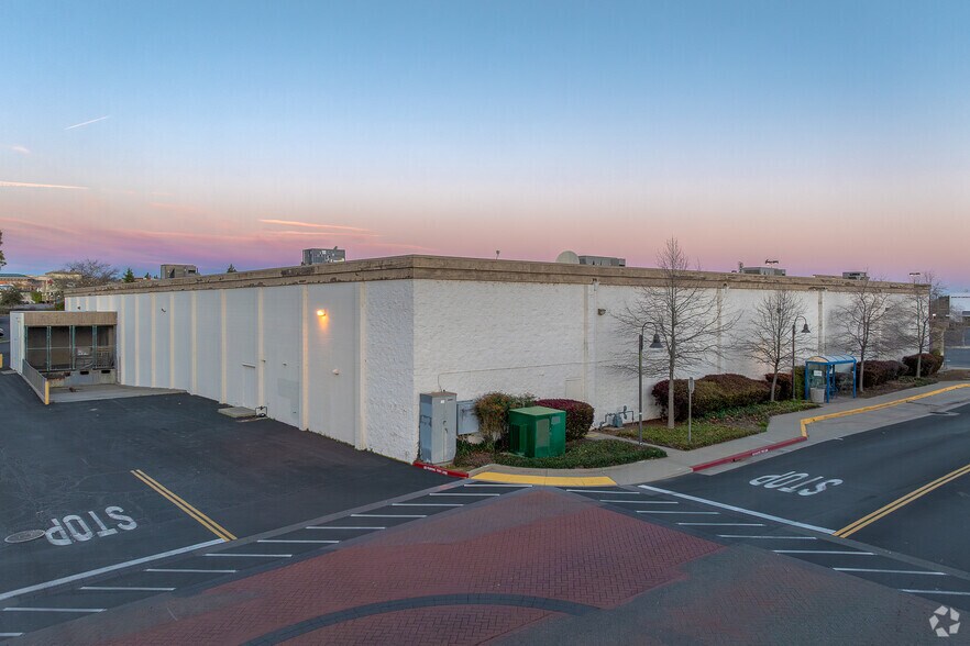 More Photos Of 2805 Bell Rd, Auburn Freestanding For Lease