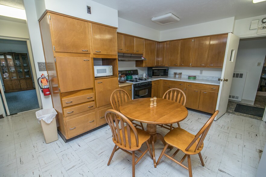 More Photos Of 2425 N Taylor Rd, Cleveland Heights Religious Facility For Sale