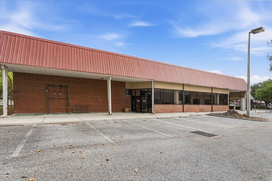 More Photos Of 15043 Main St, Alachua Showroom For Sale