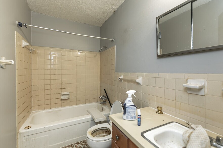More Photos Of , Memphis Multifamily For Sale