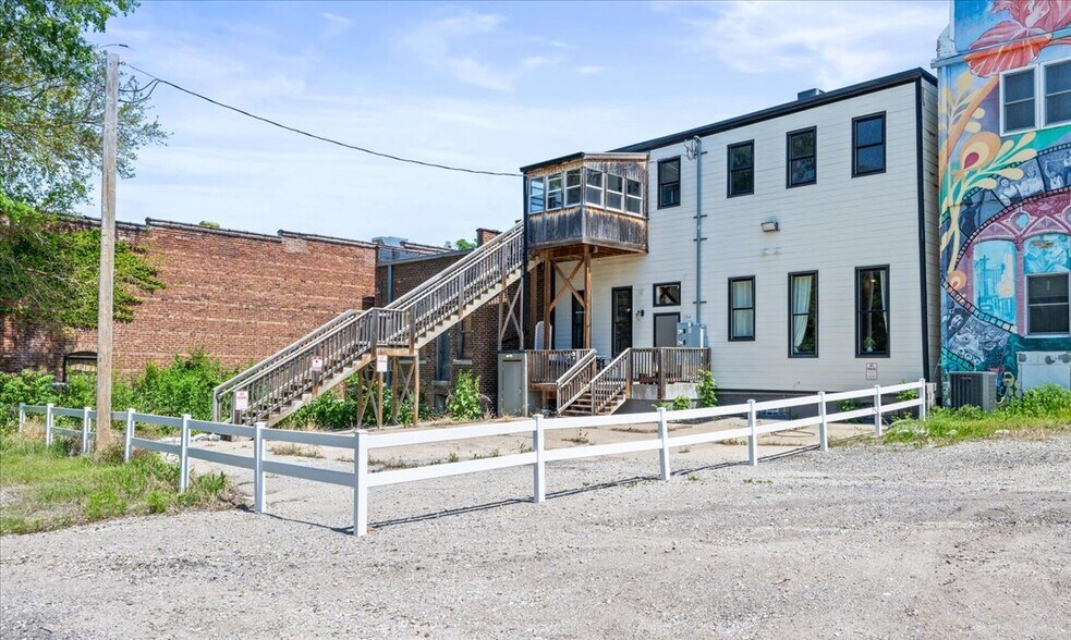 More Photos Of 1264 S 13th St, Omaha Storefront For Sale