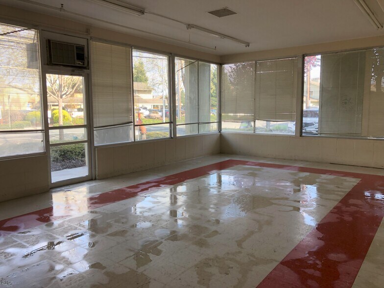 More Photos Of 3015 Coffey Ln, Santa Rosa Warehouse For Lease