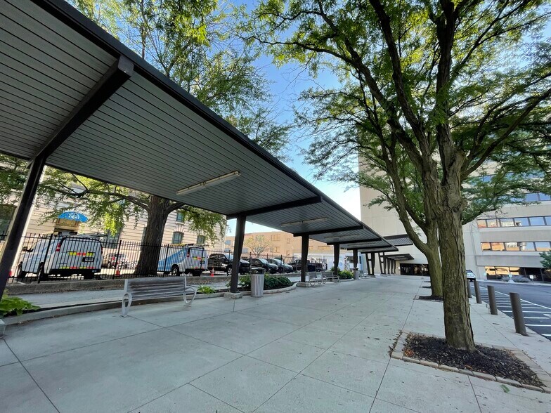 More Photos Of 550 N Meridian St, Indianapolis Office For Lease