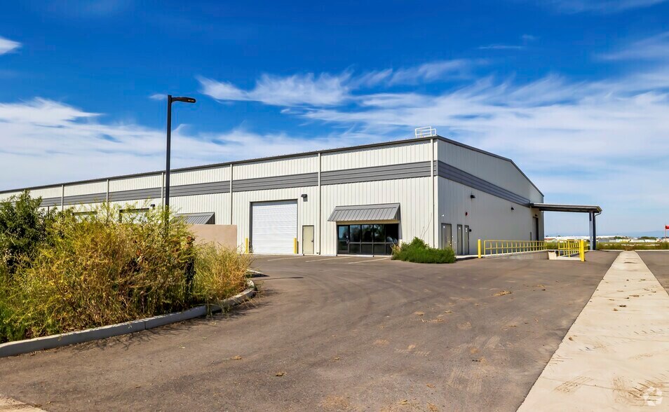 More Photos Of 150 Hawk Dr, Merced Warehouse For Lease