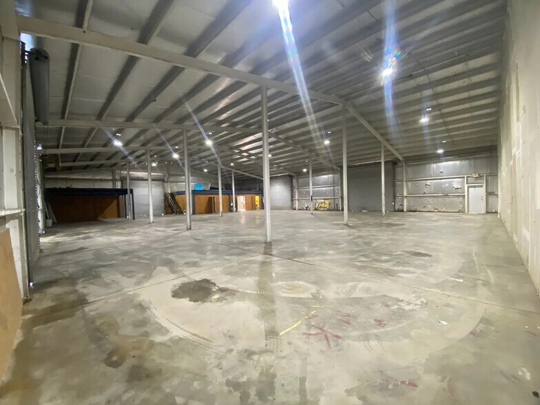 More Photos Of 2727 Standard Oil Rd, Shreveport Warehouse For Sale